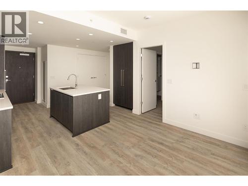 1626 Water Street Unit# 1206, Kelowna, BC - Indoor Photo Showing Kitchen