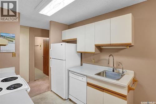 108 3420 Park Street, Regina, SK - Indoor Photo Showing Kitchen