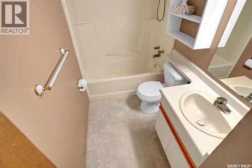 108 3420 Park Street, Regina, SK - Indoor Photo Showing Bathroom