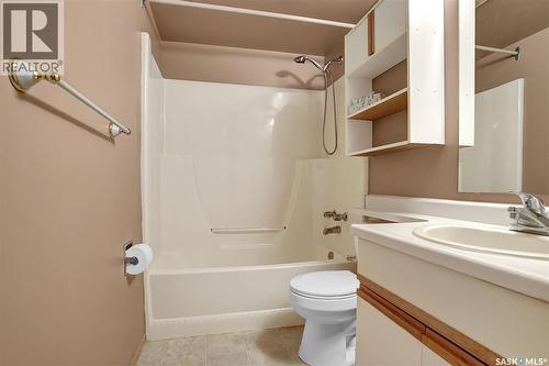 108 3420 Park Street, Regina, SK - Indoor Photo Showing Bathroom