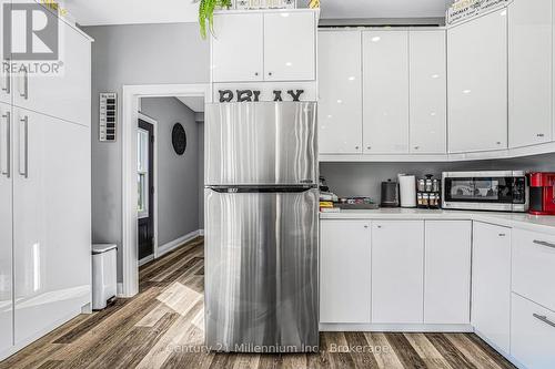 621 Lindsay  30 Road, Northern Bruce Peninsula, ON - Indoor Photo Showing Kitchen