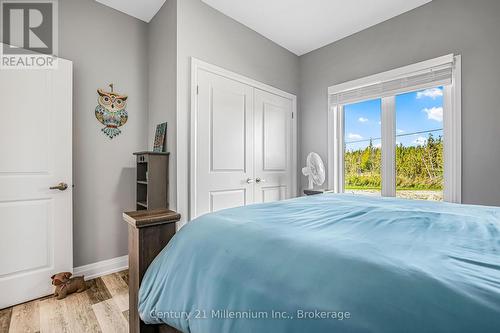 621 Lindsay  30 Road, Northern Bruce Peninsula, ON - Indoor Photo Showing Bedroom