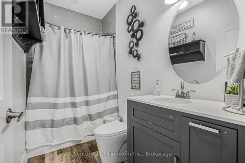 621 Lindsay  30 Road, Northern Bruce Peninsula, ON - Indoor Photo Showing Bathroom