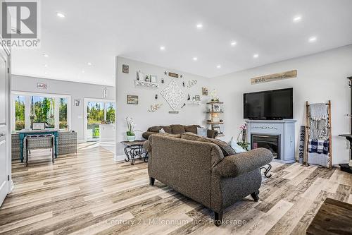 621 Lindsay  30 Road, Northern Bruce Peninsula, ON - Indoor Photo Showing Living Room With Fireplace