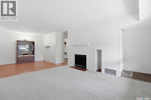 184 160 Gore Place, Regina, SK - Indoor