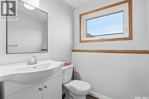 128 Yarnton Crescent, Regina, SK - Indoor Photo Showing Bathroom