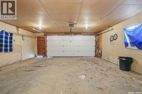 128 Yarnton Crescent, Regina, SK - Indoor Photo Showing Garage