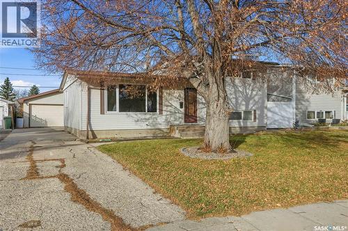 128 Yarnton Crescent, Regina, SK - Outdoor