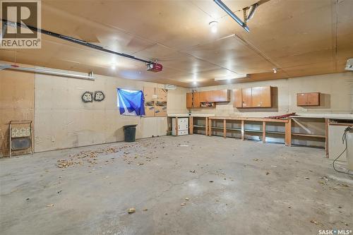 128 Yarnton Crescent, Regina, SK - Indoor Photo Showing Garage