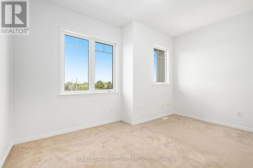 256 Espin Heights, Ottawa, ON - Indoor Photo Showing Other Room