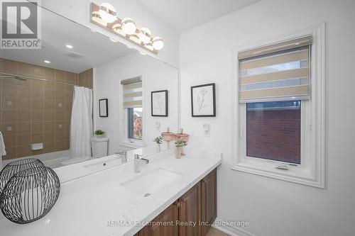 171 Huddlestone Crescent, Milton (Sc Scott), ON - Indoor Photo Showing Bathroom