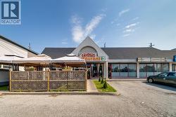 521 TECUMSEH ROAD East  Windsor, ON N8X 2S1