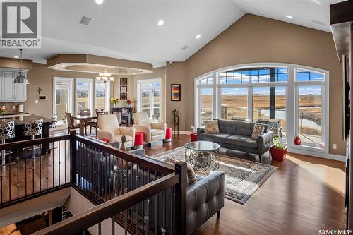 8099 Wascana Gardens Crescent, Regina, SK - Indoor Photo Showing Living Room