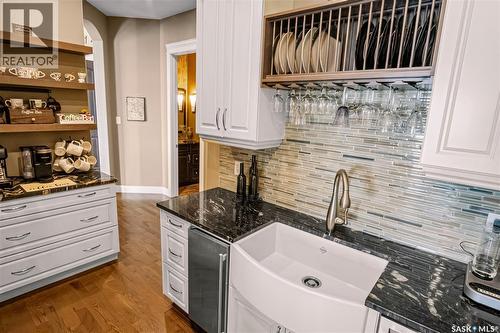8099 Wascana Gardens Crescent, Regina, SK - Indoor Photo Showing Kitchen