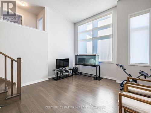 60 Yale Drive, Hamilton, ON - Indoor