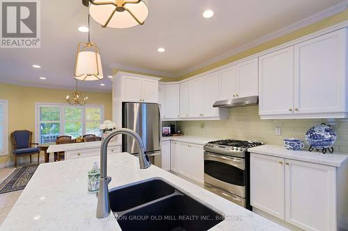 128 Carmela Avenue, Richmond Hill, ON - Indoor Photo Showing Kitchen With Double Sink