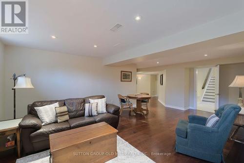 128 Carmela Avenue, Richmond Hill, ON - Indoor Photo Showing Living Room