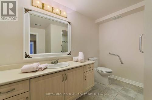 128 Carmela Avenue, Richmond Hill, ON - Indoor Photo Showing Bathroom