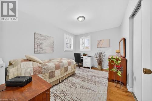 677 Powell Court, Burlington, ON - Indoor Photo Showing Bedroom