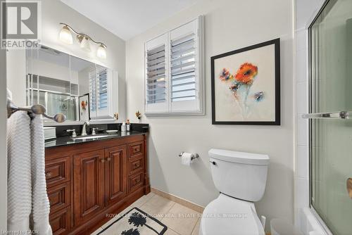 677 Powell Court, Burlington, ON - Indoor Photo Showing Bathroom