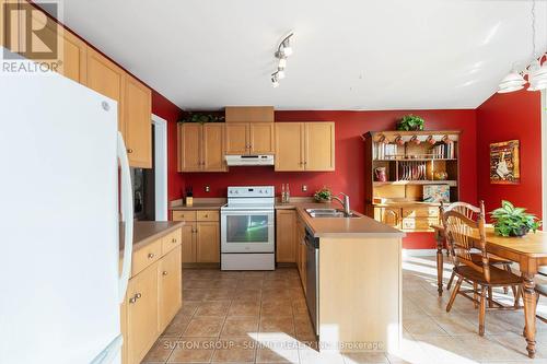 518 Sandcherry Drive, Burlington, ON - Indoor Photo Showing Kitchen With Double Sink