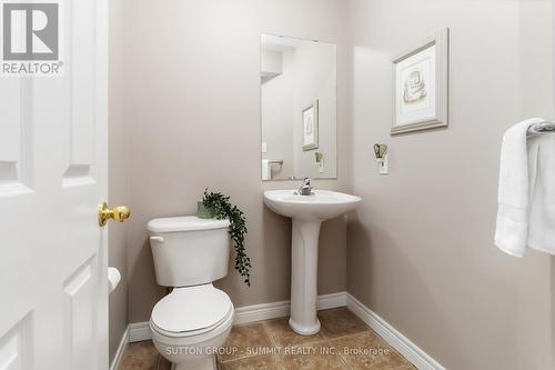 518 Sandcherry Drive, Burlington, ON - Indoor Photo Showing Bathroom