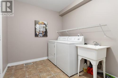 518 Sandcherry Drive, Burlington, ON - Indoor Photo Showing Laundry Room