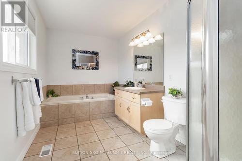 518 Sandcherry Drive, Burlington, ON - Indoor Photo Showing Bathroom