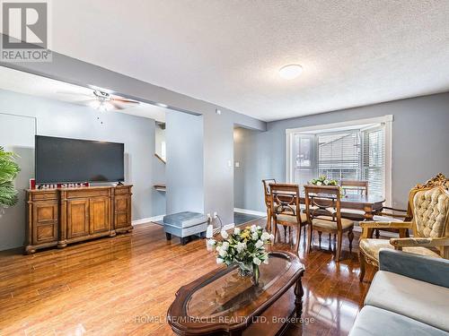 11 Hector Court, Brampton, ON - Indoor Photo Showing Living Room