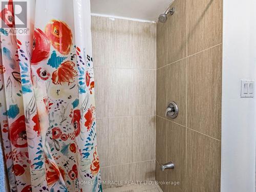 11 Hector Court, Brampton, ON - Indoor Photo Showing Bathroom
