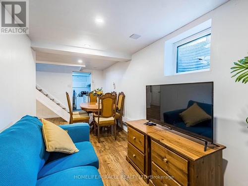 11 Hector Court, Brampton, ON - Indoor