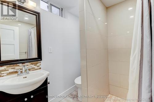 709 Greycedar Crescent, Mississauga, ON - Indoor Photo Showing Bathroom
