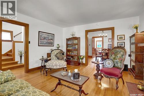 2721 Hill Avenue, Regina, SK - Indoor Photo Showing Living Room
