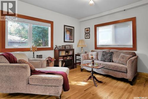 2721 Hill Avenue, Regina, SK - Indoor Photo Showing Living Room