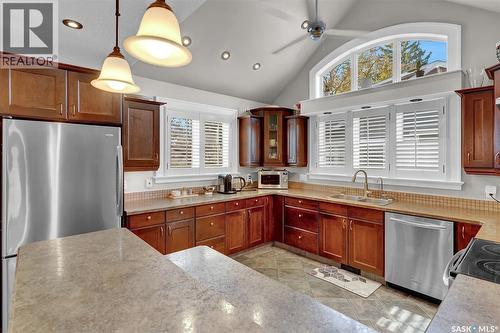 2736 Regina Avenue, Regina, SK - Indoor Photo Showing Kitchen