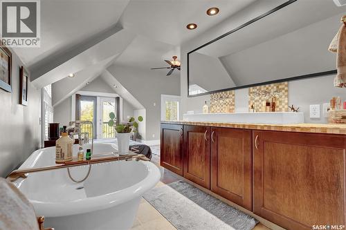 2736 Regina Avenue, Regina, SK - Indoor Photo Showing Bathroom