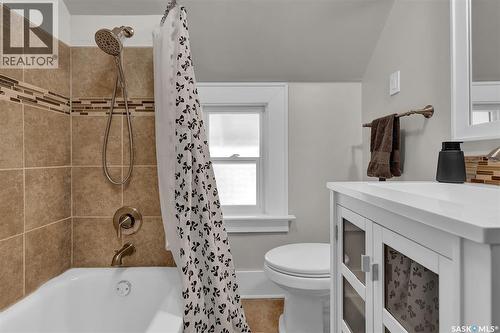 2736 Regina Avenue, Regina, SK - Indoor Photo Showing Bathroom