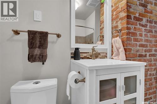 2736 Regina Avenue, Regina, SK - Indoor Photo Showing Bathroom