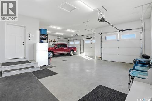 Toye Acreage, Grant Rm No. 372, SK - Indoor Photo Showing Garage
