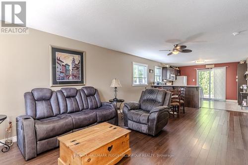172 Sundew Drive, Barrie, ON - Indoor Photo Showing Living Room