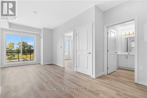 303 - 397 Codd'S Road, Ottawa, ON - Indoor Photo Showing Other Room