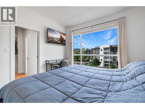 1925 Enterprise Way Unit# 302, Kelowna, BC - Indoor Photo Showing Bedroom