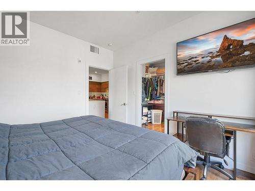 1925 Enterprise Way Unit# 302, Kelowna, BC - Indoor Photo Showing Bedroom