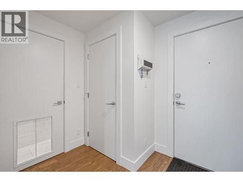 1925 Enterprise Way Unit# 302, Kelowna, BC - Indoor Photo Showing Other Room