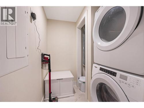 1925 Enterprise Way Unit# 302, Kelowna, BC - Indoor Photo Showing Laundry Room