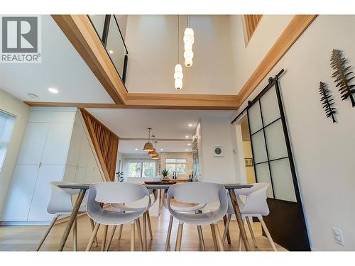 985 Manhattan Drive, Kelowna, BC - Indoor