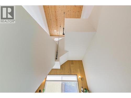 985 Manhattan Drive, Kelowna, BC - Indoor Photo Showing Other Room