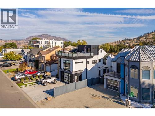 985 Manhattan Drive, Kelowna, BC - Outdoor