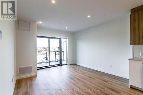 216 - 525 New Dundee Road, Kitchener, ON - Indoor