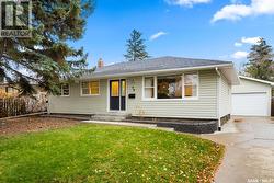 74 Haultain CRESCENT  Regina, SK S4S 4B5